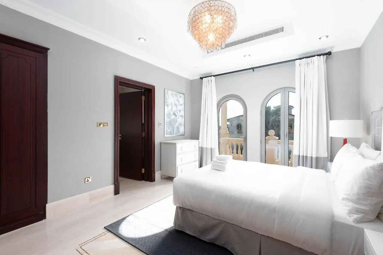 Maison Privee - Palm Jumeirah Beach Front Xl Villa With Private Pool Dubai 0*,