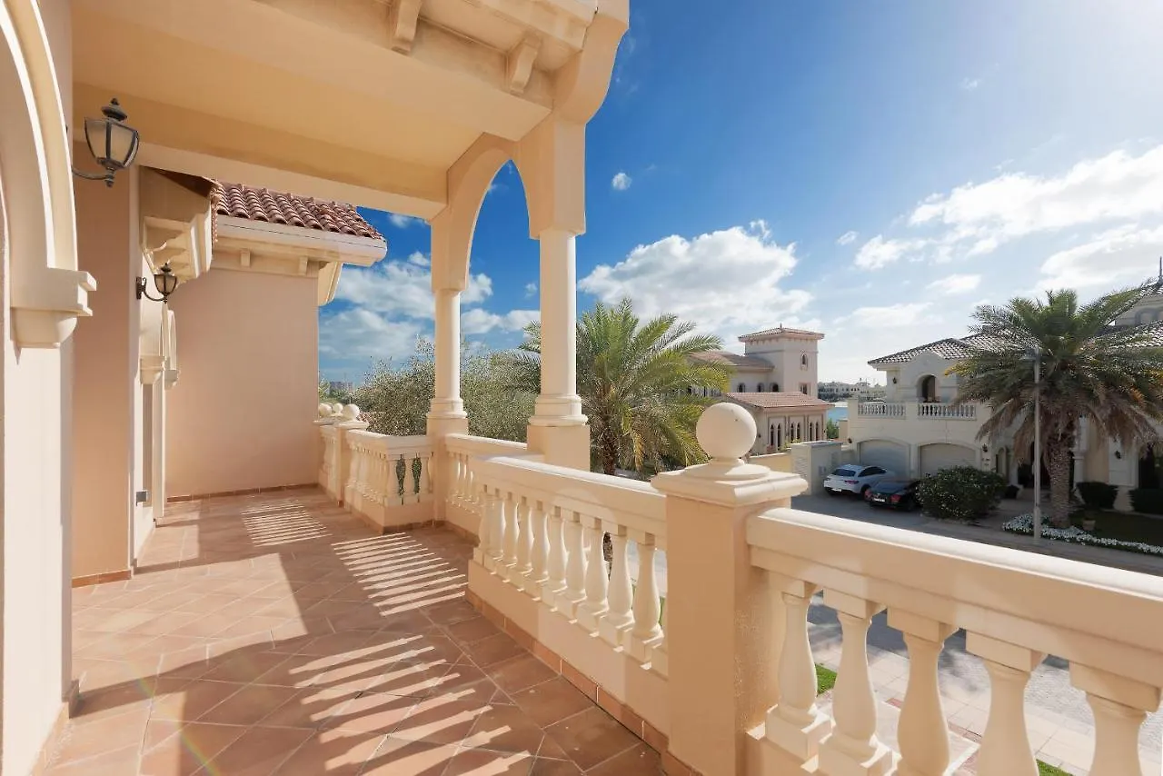 Maison Privee - Palm Jumeirah Beach Front Xl Villa With Private Pool Dubai