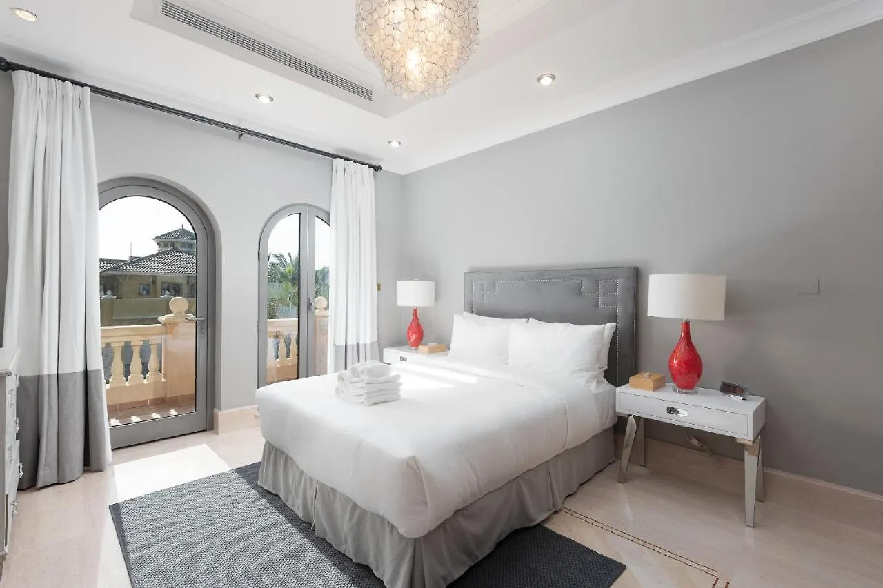 Maison Privee - Palm Jumeirah Beach Front Xl Villa With Private Pool Dubai