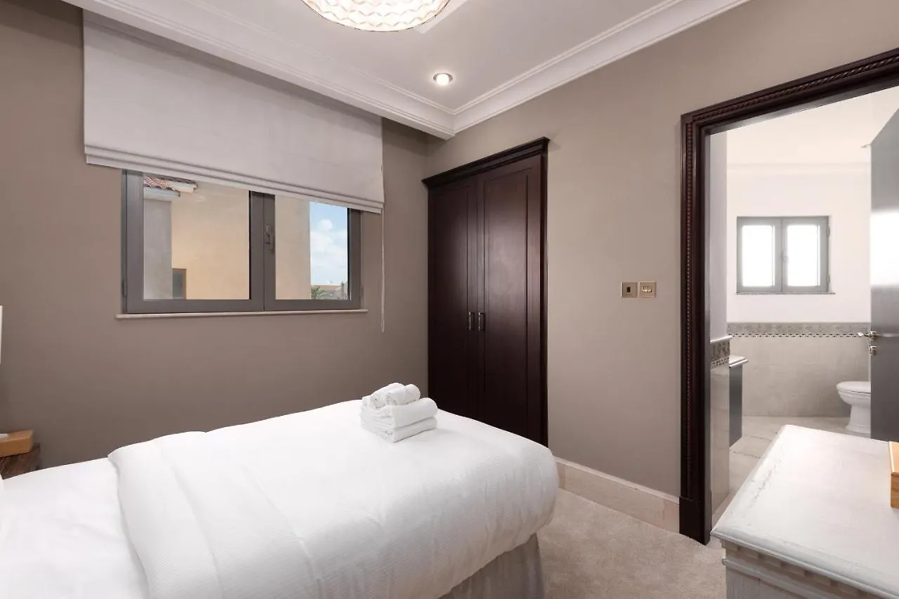 Maison Privee - Palm Jumeirah Beach Front Xl Villa With Private Pool Dubai