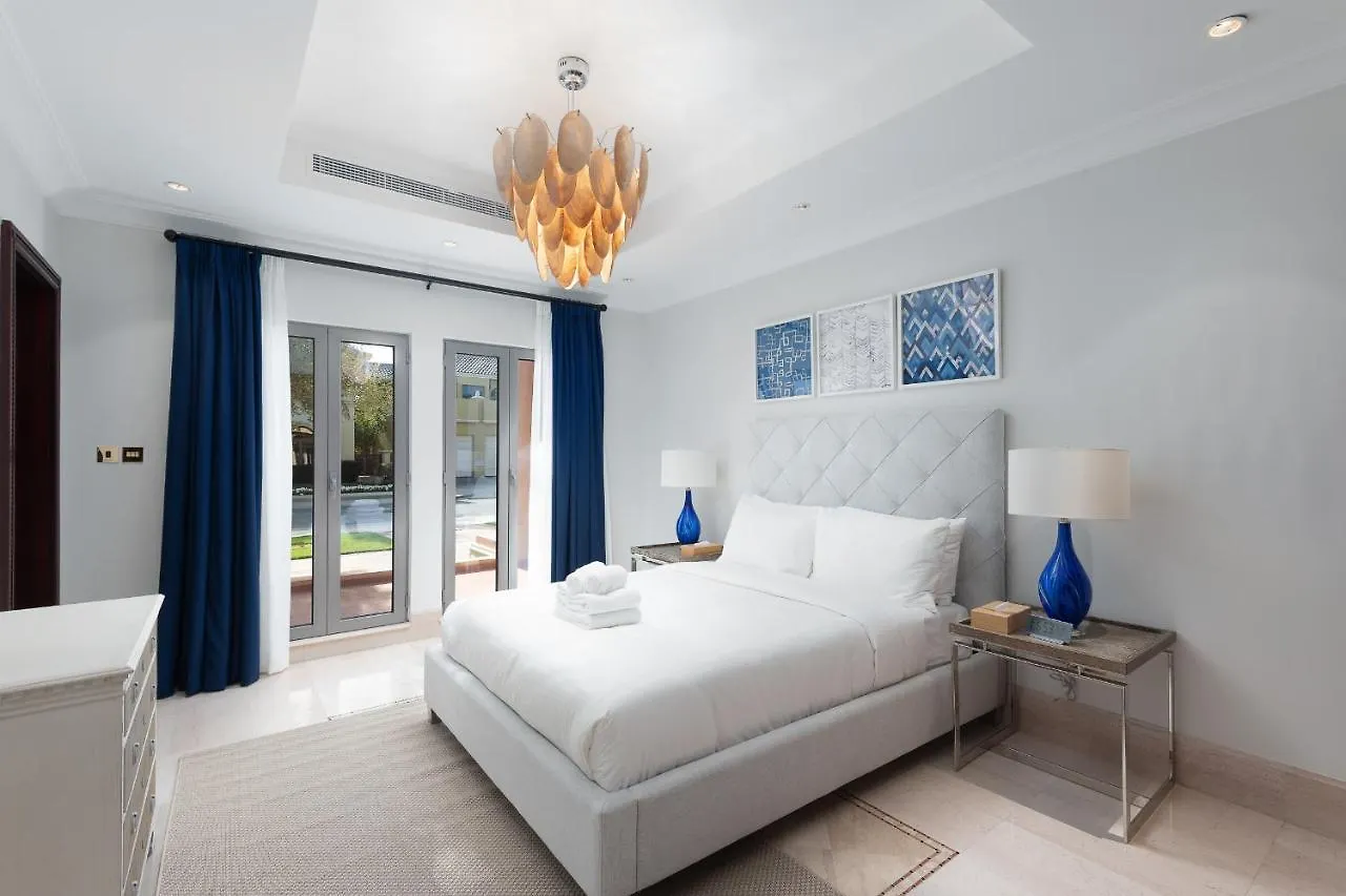 Maison Privee - Palm Jumeirah Beach Front Xl Villa With Private Pool Dubai 0*,  United Arab Emirates