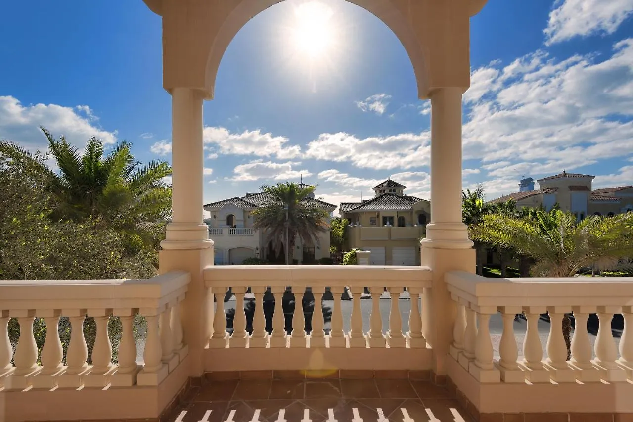 Maison Privee - Palm Jumeirah Beach Front Xl Villa With Private Pool Dubai