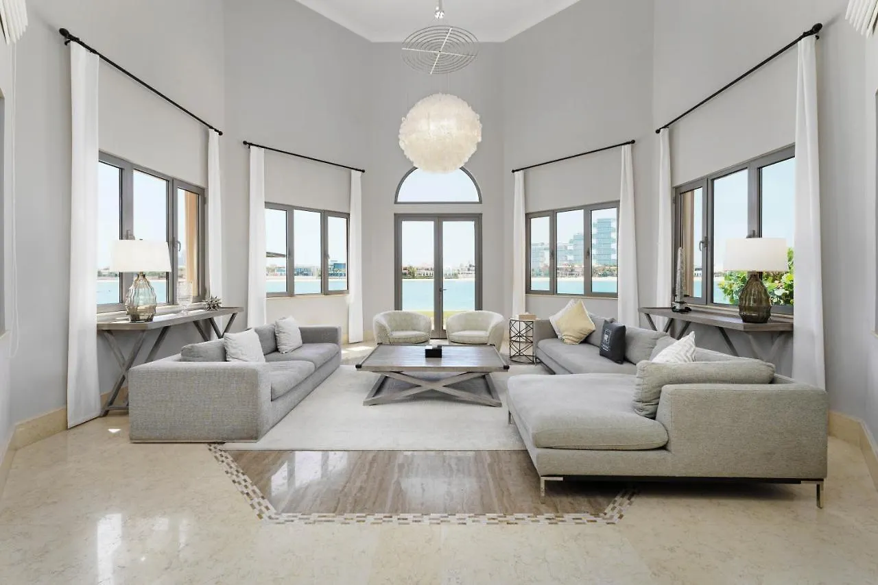 Maison Privee - Palm Jumeirah Beach Front Xl Villa With Private Pool Dubai 0*,  United Arab Emirates